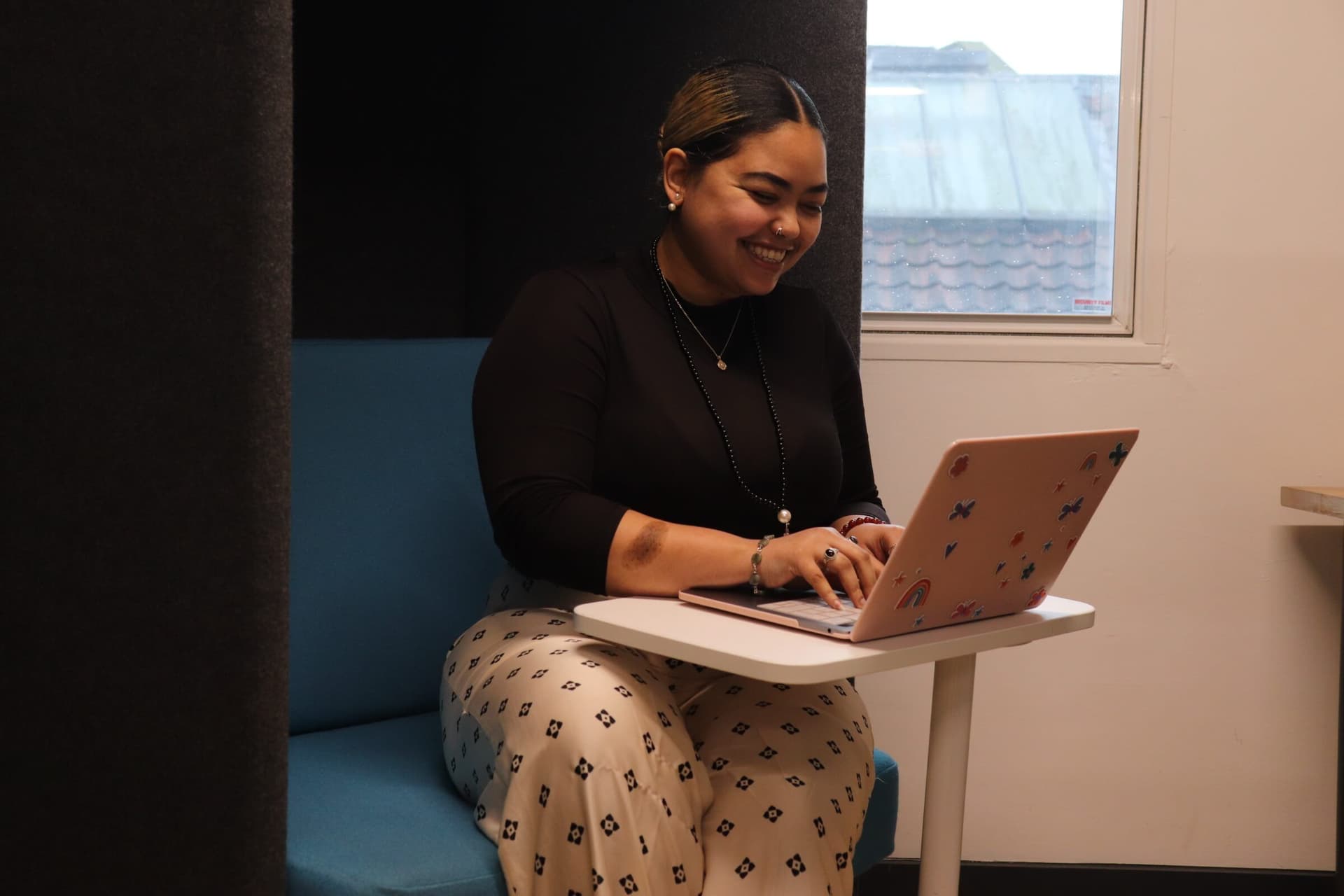 Student working on a digital marketing campaign during a bootcamp session