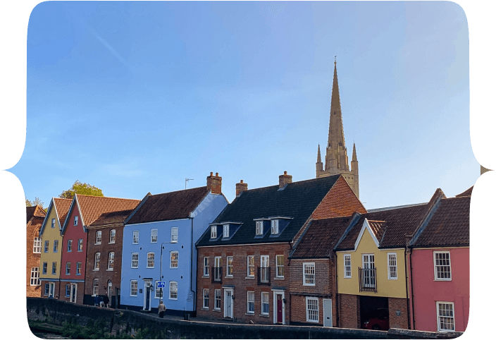 A picture of a row of Norwich houses on the River Wensum!